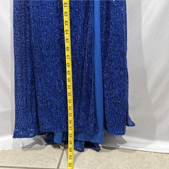 NEW $408 La Femme [ 00 ] Halter Sequin Open‎ Back Trumpet Gown Royal Blue - Picture 5 of 13
